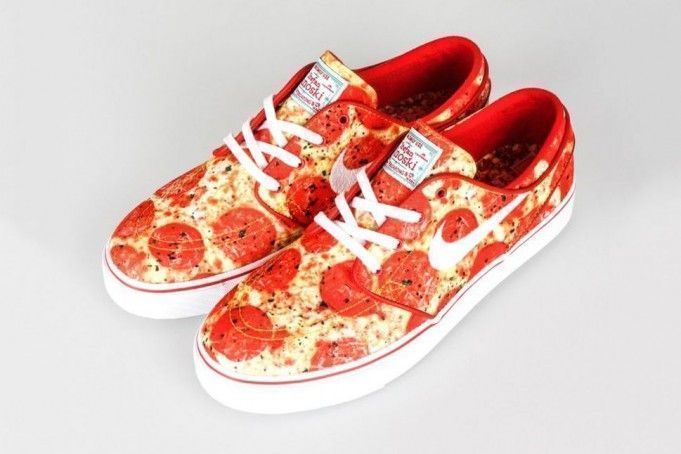 Nike выпустила кроссовки «пицца пеперони»