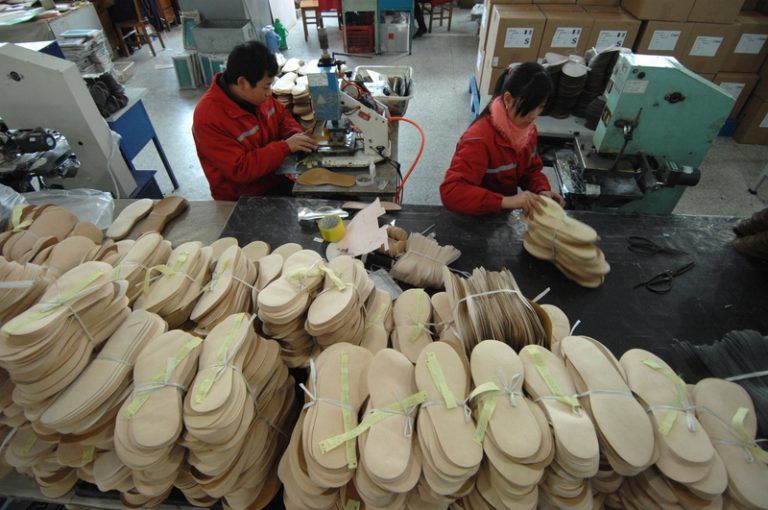 В первом полугодии поставки обуви из Китая в РФ выросли на 19, 6% и составили $1,21 млрд.