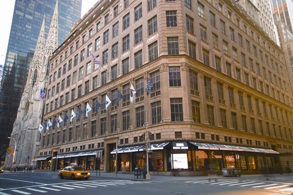 Saks Fifth Avenue откроет целый универмаг женской обуви