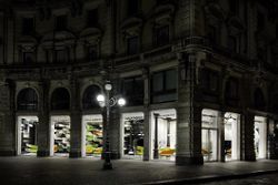 Магазин Carlo Pazolini открылся в Милане