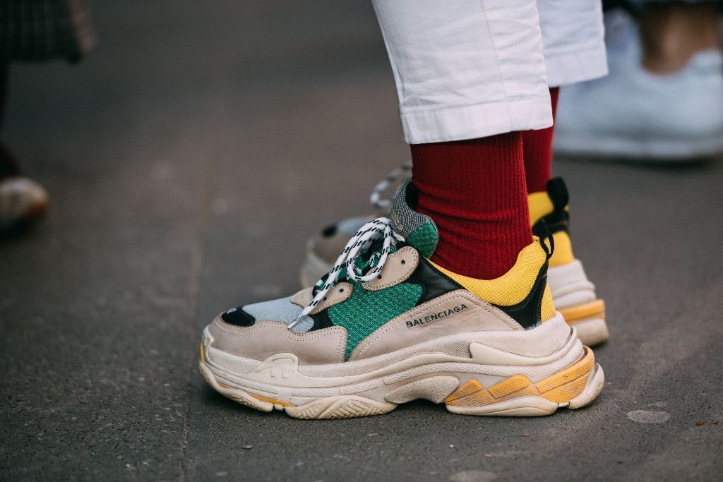 Balenciaga перевел производство кроссовок Triple S из Италии в Китай