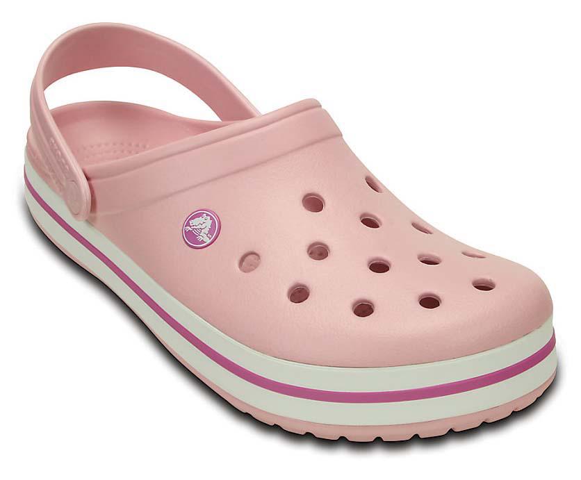 Crocs captures revenue growth despite retail cuts