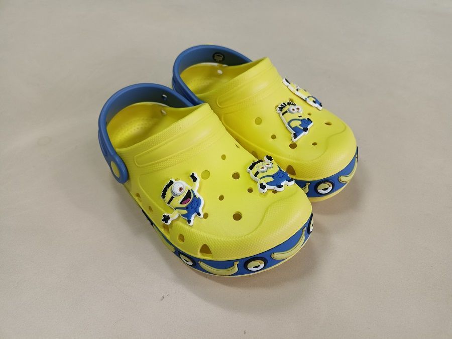 «Обувь России» пошла по пути Crocs