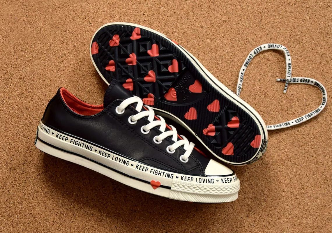 Converse украсил кеды сердечками ко дню Святого Валентина