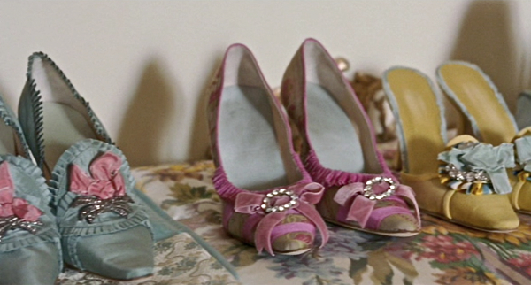 Manolo Blahnik наращивает число магазинов и сокращает оптовые продажи