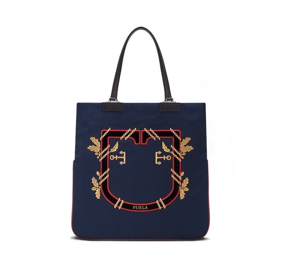 Furla presented a collection of bags that are equally suitable for both men and women