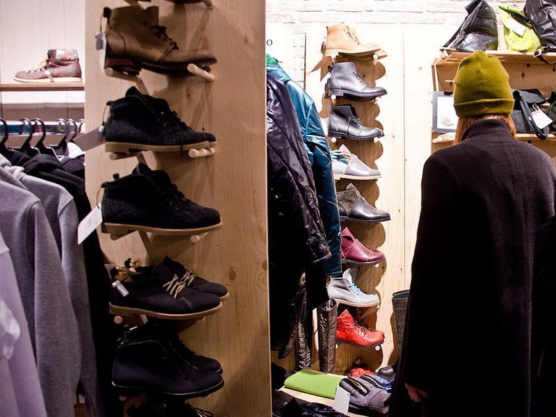 Sales of clothes and shoes decreased by 42%