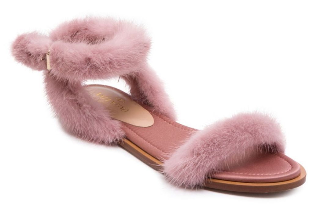 7 Flat Shoes for New Year and Christmas Eve