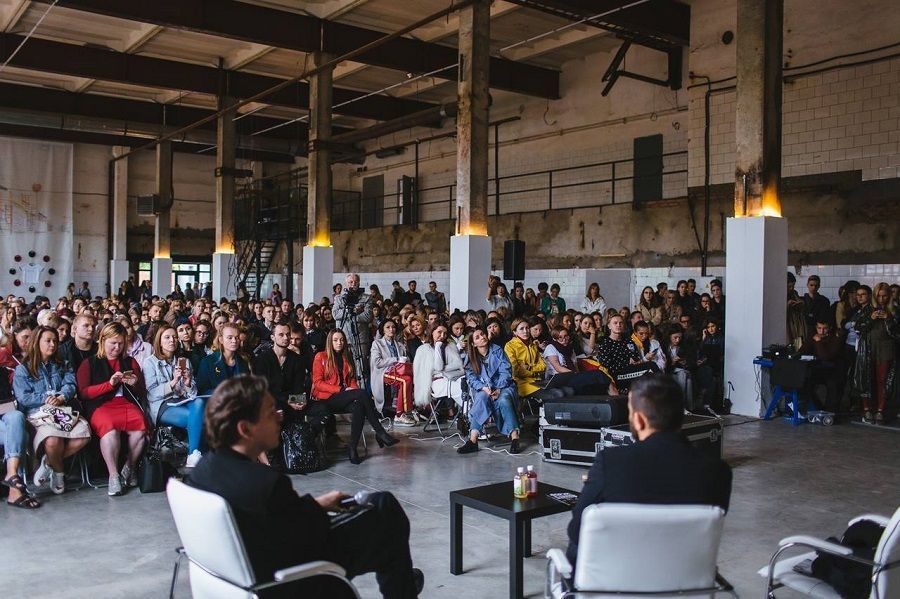 Forum di Mosca della nuova industria della moda BE IN OPEN