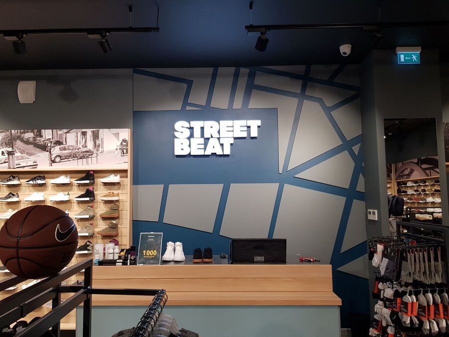 Street Beat updated the interior of the store in the shopping center "European"