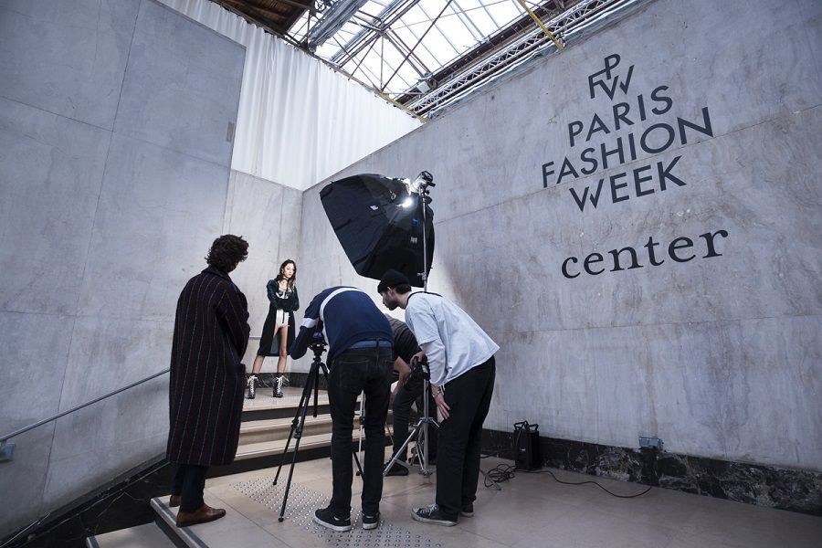 Parigi ha bandito lo svolgimento della settimana della moda con la presenza del pubblico
