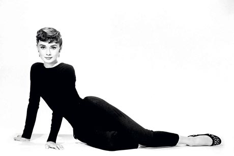 Audrey Hepburn ballet flats will be auctioned at Christie's for $ 1900