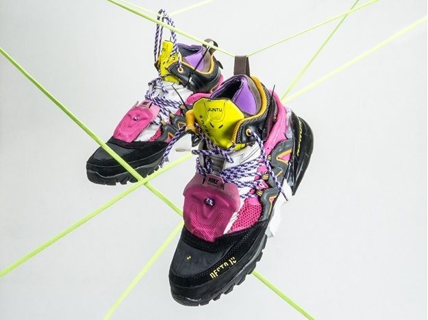 AFOUR, Turnschuhe aus Elementen alter Turnschuhe