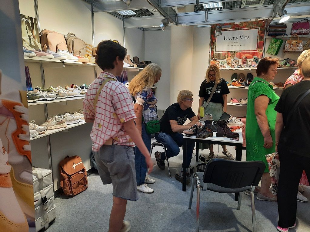 Se inauguró en Moscú la exposición de calzado y accesorios Euro Shoes.