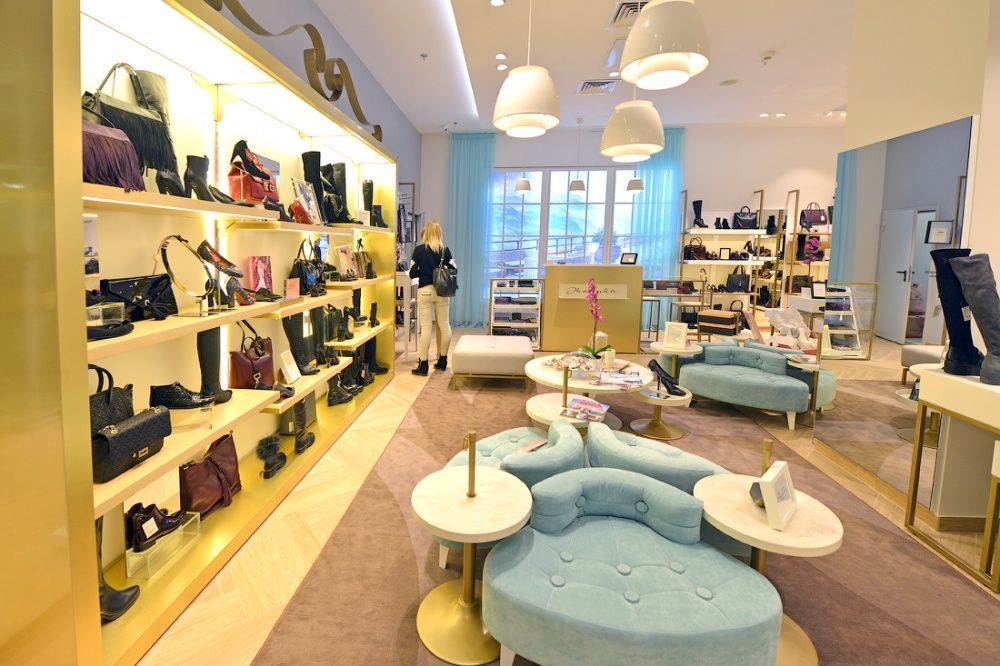 В 2015 году «Эконика» открывала салоны-магазины в новом концепте