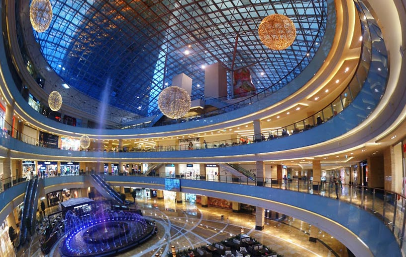 Посещаемость торговых центров Москвы и Петербурга восстанавливается