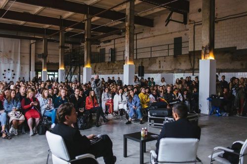 Forum di Mosca della nuova industria della moda BE IN OPEN