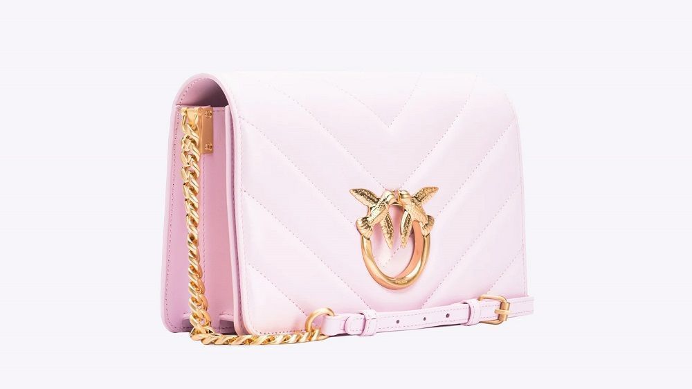 Pinko начал продавать сумки имеющие цифровые аналоги