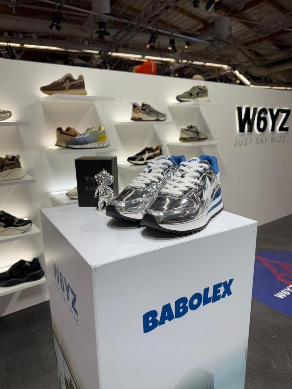 W6YZ en la feria internacional de moda masculina Pitti Uomo en Florencia