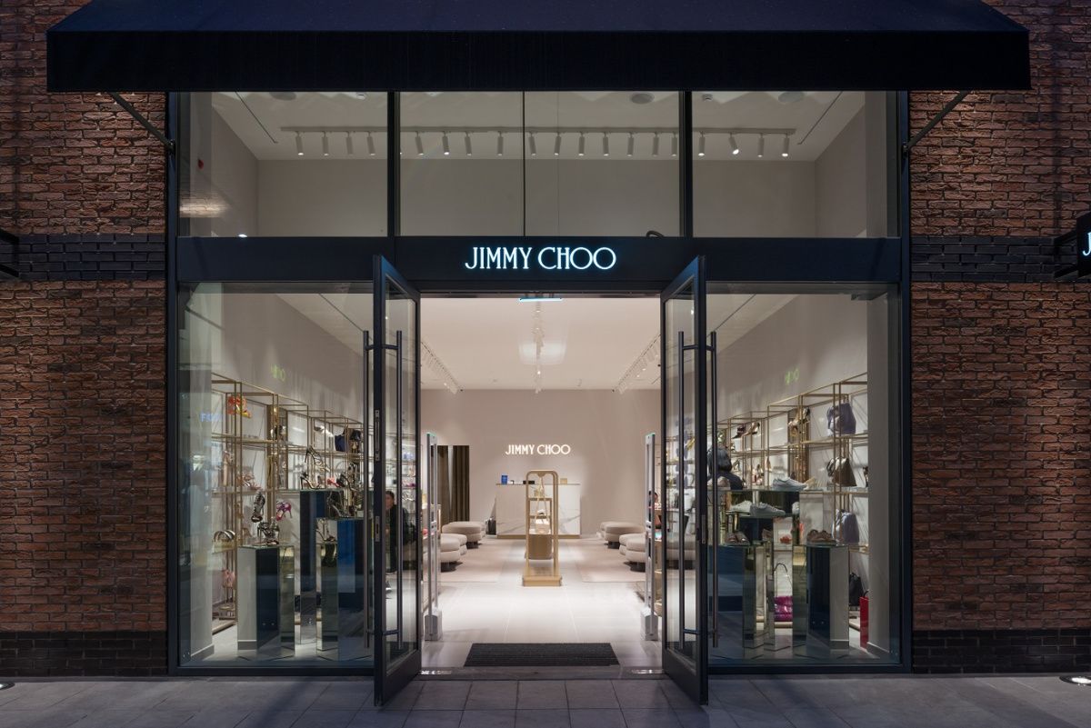 La boutique Jimmy Choo ha presentato un nuovo servizio online: un catalogo elettronico