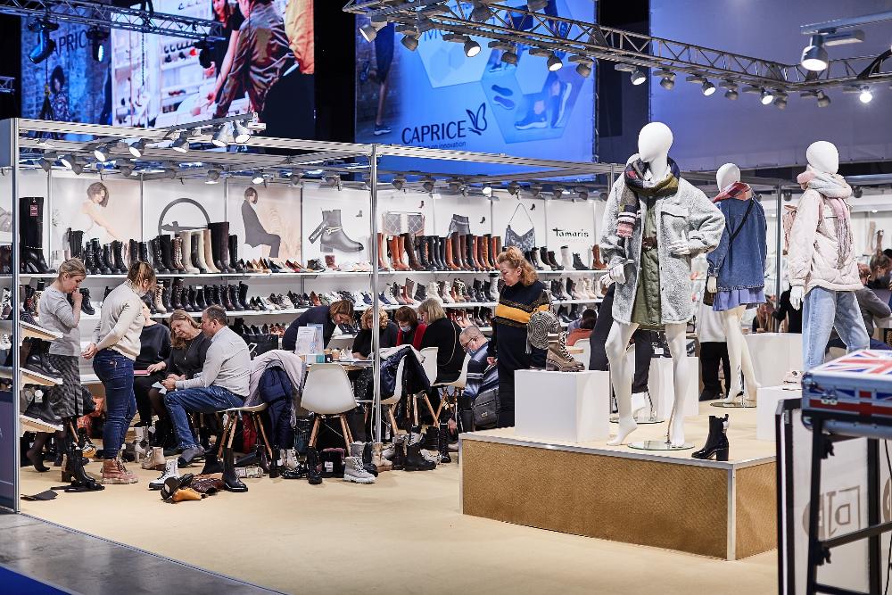The largest international exhibition of footwear, bags and accessories EURO SHOES premiere collection will take place from 24 to 27 August in the capital's event hall MAIN STAGE