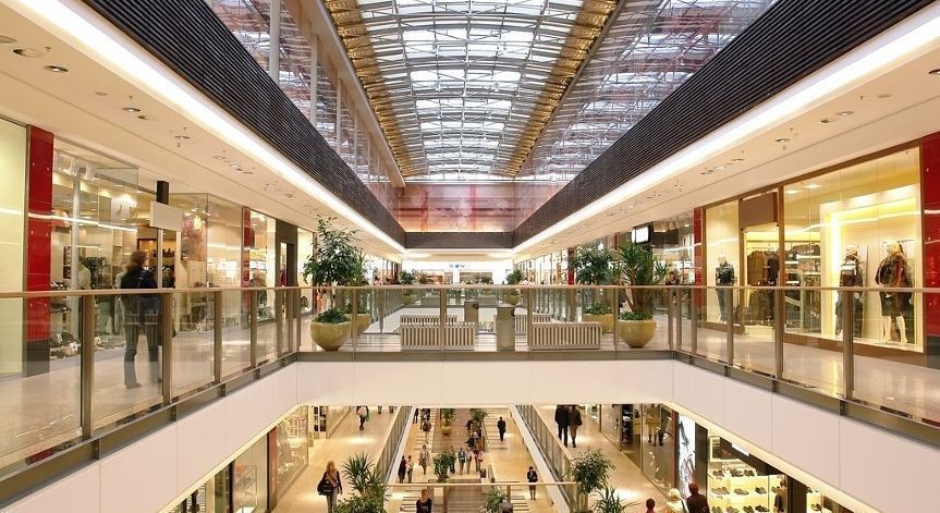 Посещаемость торговых центров восстанавливается во всех регионах