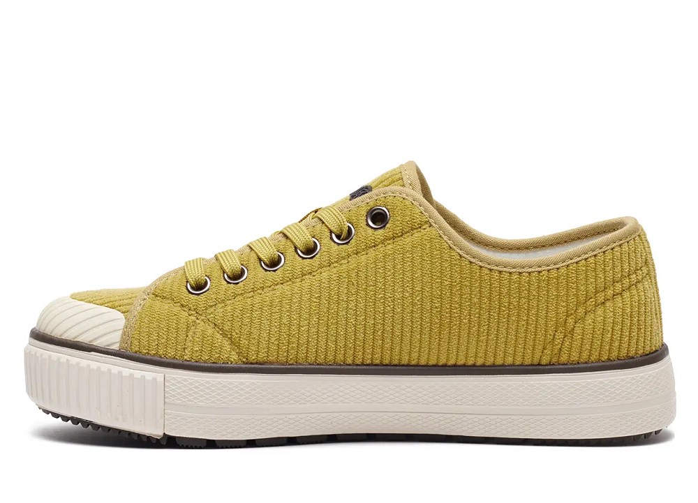 Die russische Marke „Dva Balla“ hat „Cord“-Sneaker in ihr Sortiment aufgenommen
