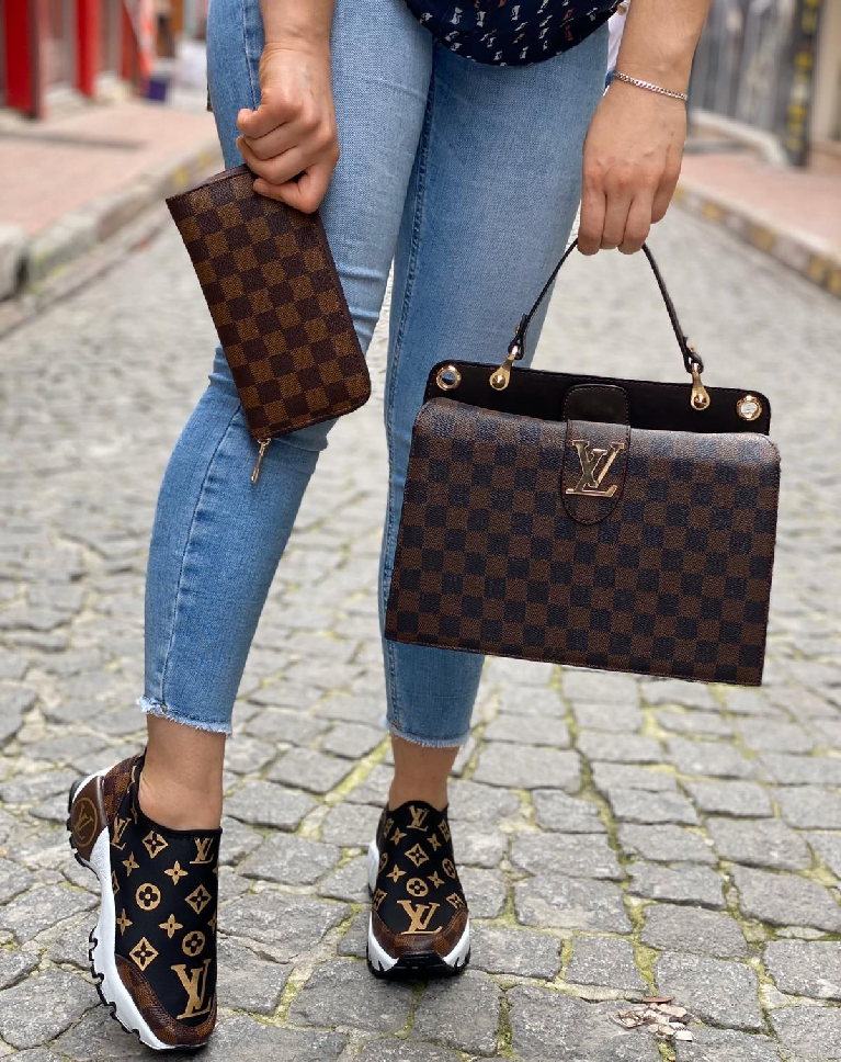 Cdek.Shopping Research: 27,2% of Russians Buy Counterfeit Shoes