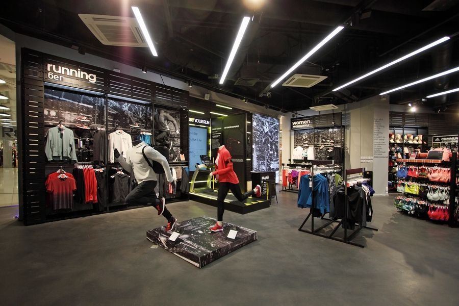 Adidas records a drop in sales in Russia and the CIS