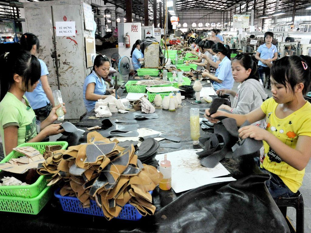 Vietnam continues to increase export of shoes and takes away customers from China