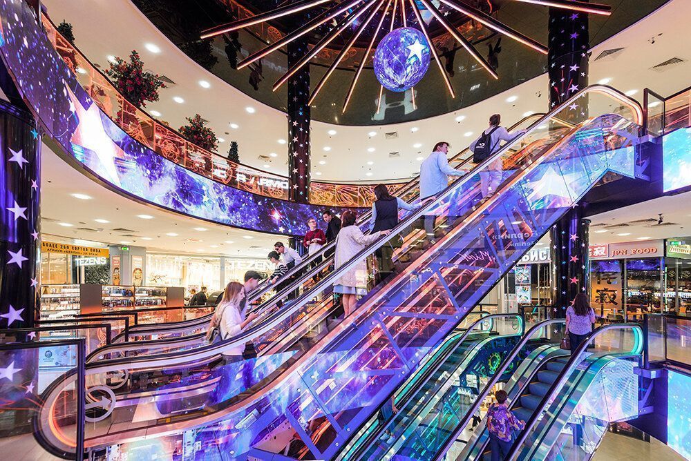 Attendance in shopping centers in St. Petersburg and Moscow is recovering