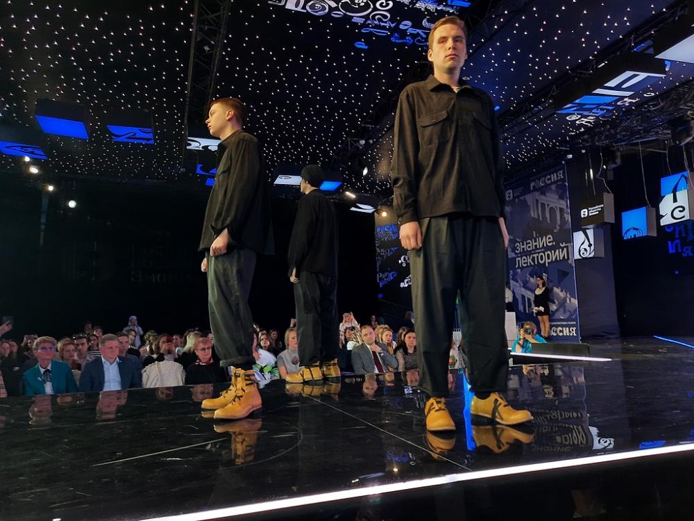Sulle orme di Shoes Style. Intervista al finalista del concorso internazionale dei designer di calzature e accessori Alexander Grigoriev