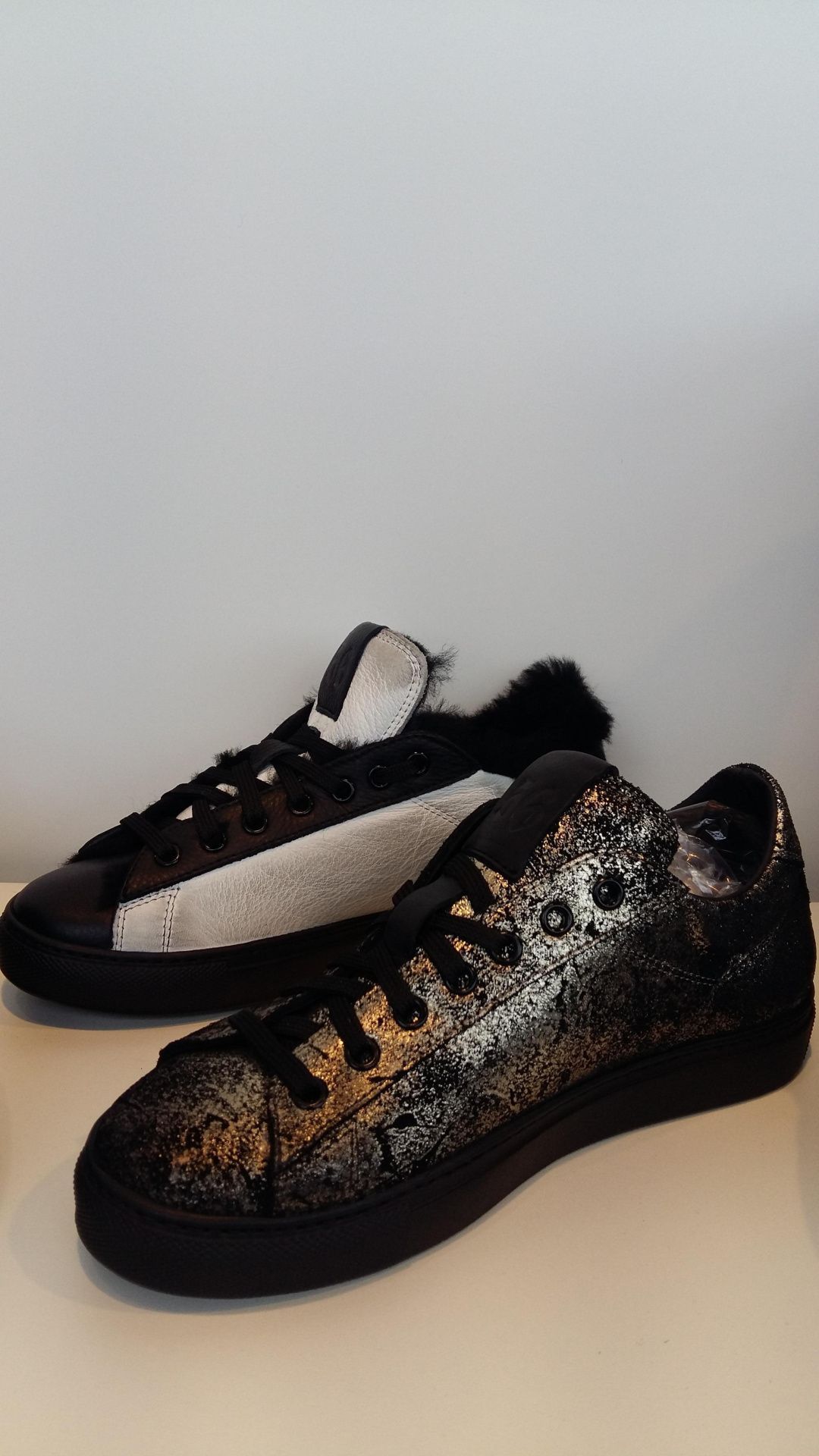 Viadellexille sneakers at Euro Shoes Premiere Collection