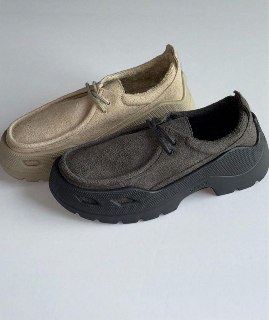 В коллекции Crocs появятся мокасины с замшевым верхом