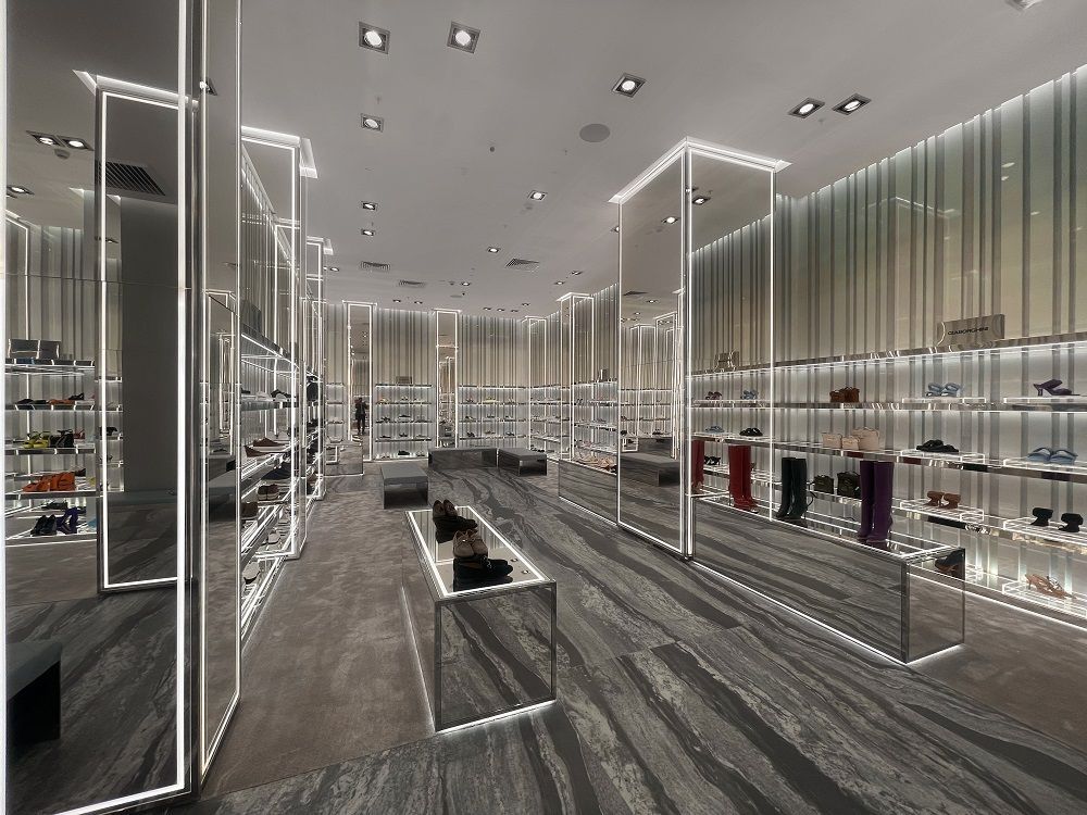 Department Store "Blind Chicken"