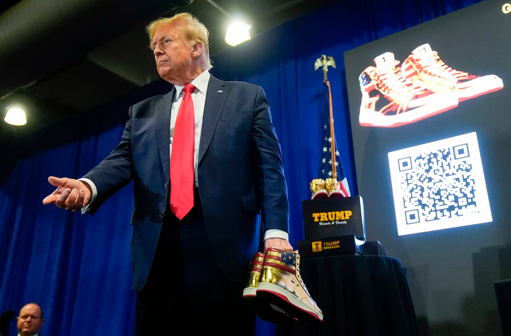 Mit Trumps Sieg könnten die Ausgaben der Amerikaner für Schuhe um 10,7 Milliarden Dollar pro Jahr steigen.