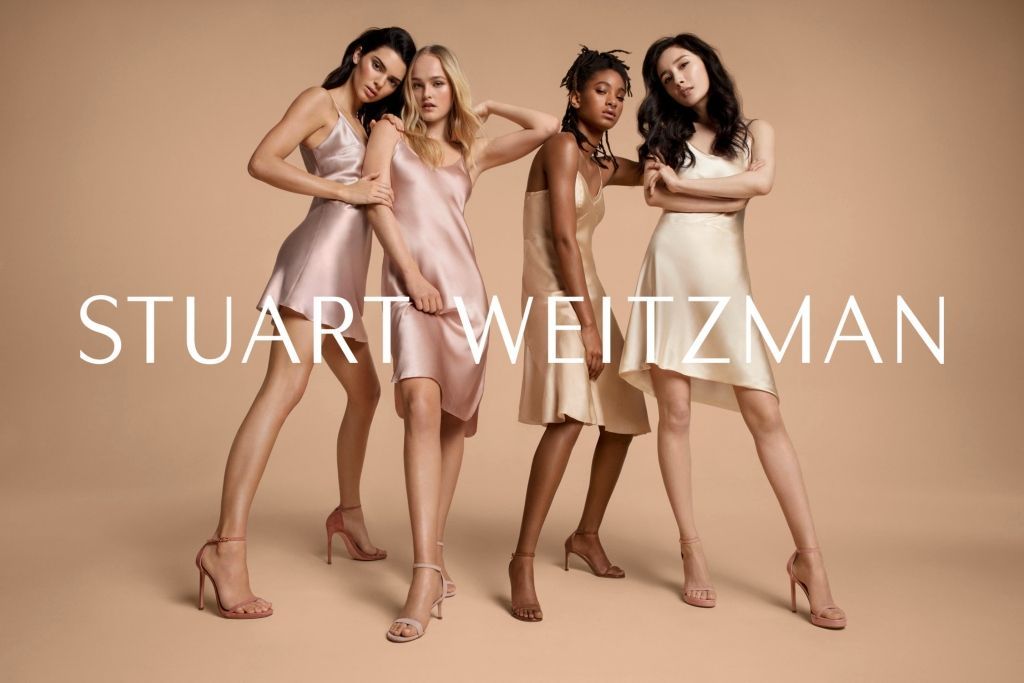 Stuart Weitzman запустил рекламную кампанию своей весенней коллекции