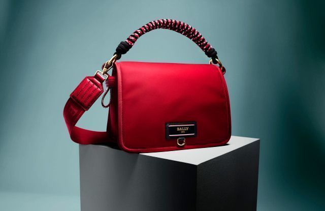 Bally has released a collection of bags from eco-materials Bally B-Echo