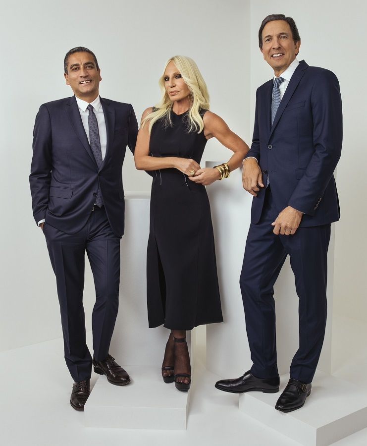 From left to right: Jonathan Akeroid, Donatella Versace, John Idol