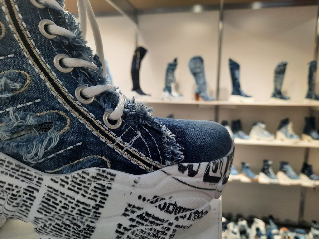 Se inauguró en Moscú la exposición de calzado y accesorios Euro Shoes.