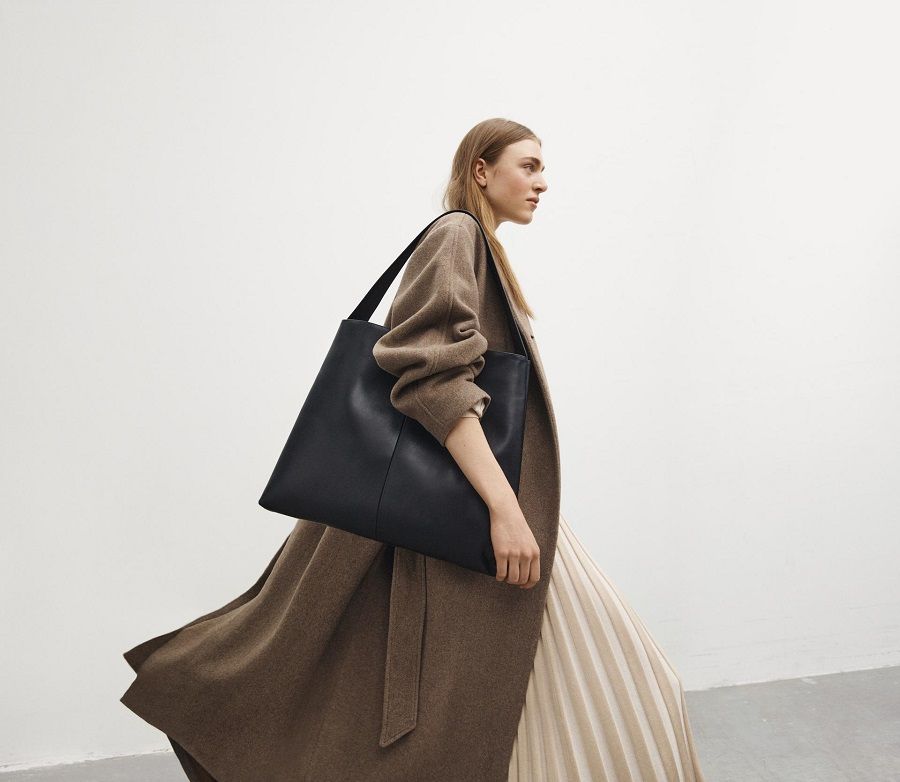 Vagabond Shoemakers presented a collection of bags in a minimalist design