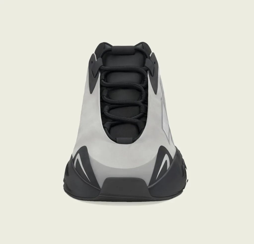 Adidas Yeezy Boost 700 MNVN, $ 220