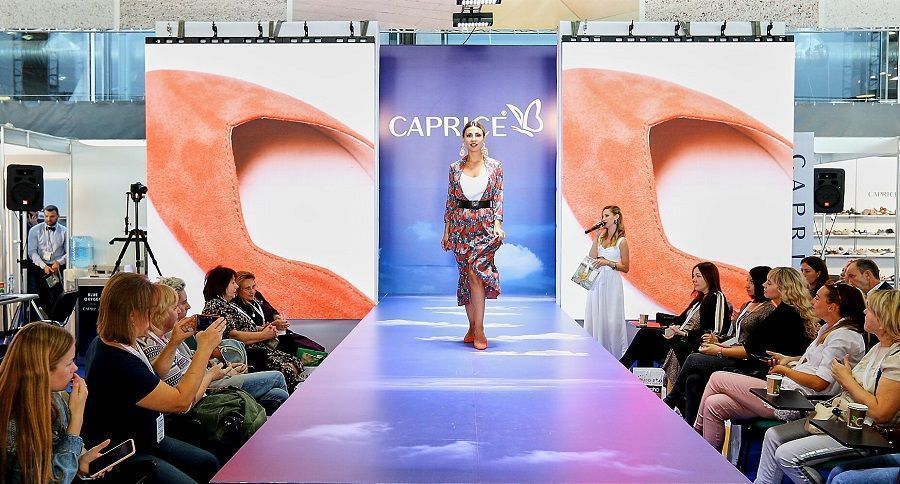 Показ Caprice весна-лето 2020 на выставке Euro Shoes Premiere Collection в Москве