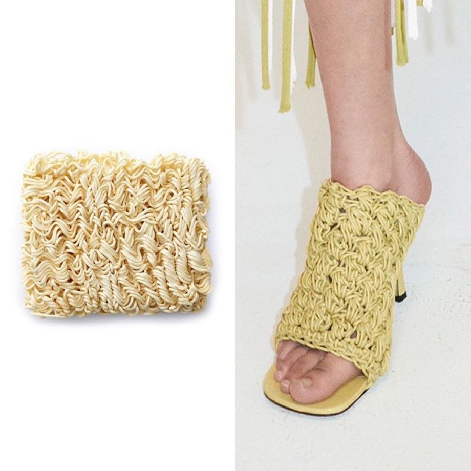 Neue Sandalen von Bottega Veneta im Vergleich zu Ramen-Nudeln