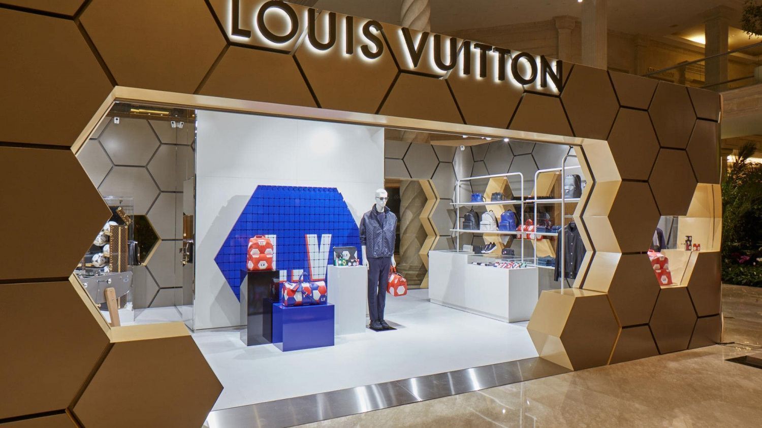 Louis Vuitton opened a pop-up store in Crocus City Mall in Moscow