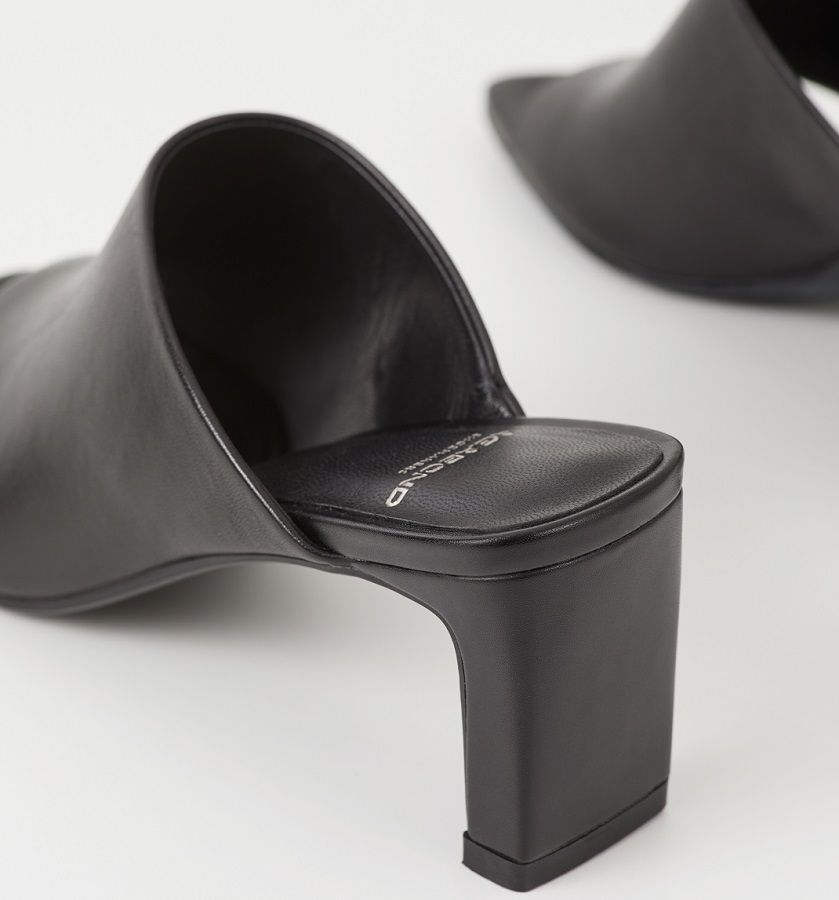 Vagabond Shoemakers ha lanzado tres variantes de sandalias de mujer para el verano '21