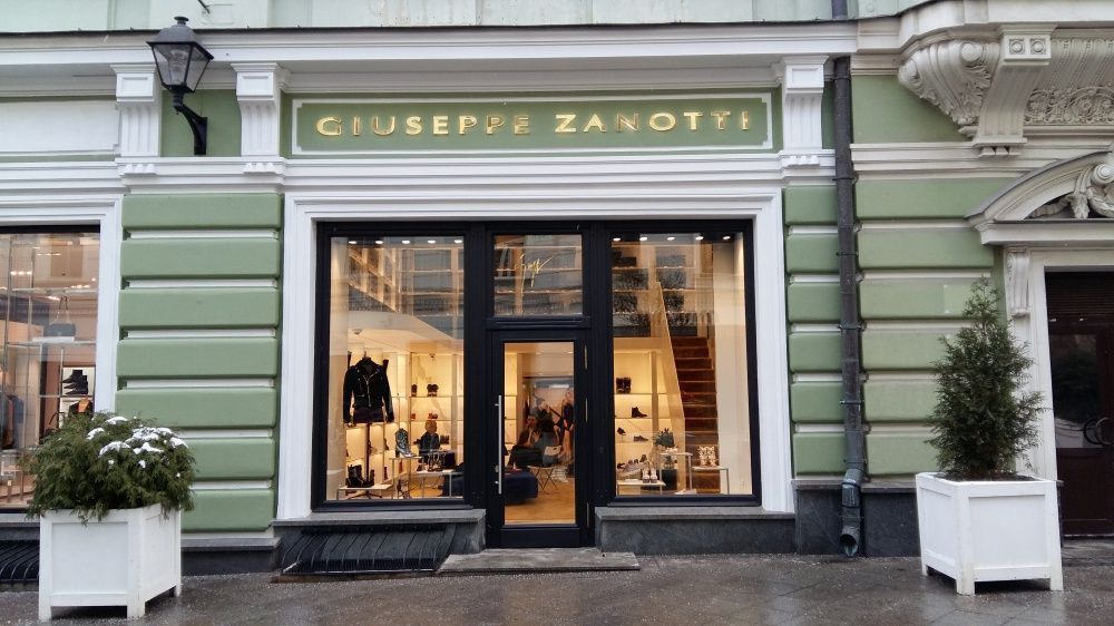 Giuseppe Zanotti opened the first single-brand boutique in Moscow