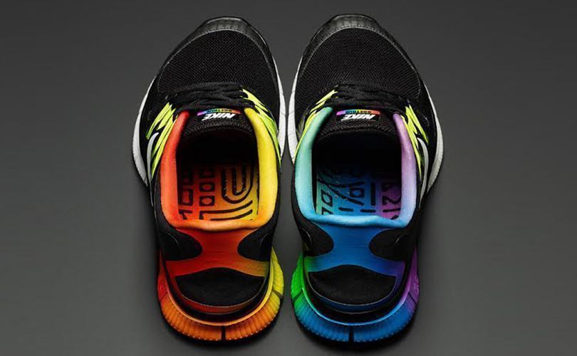 Milonov exige prohibir las zapatillas Nike
