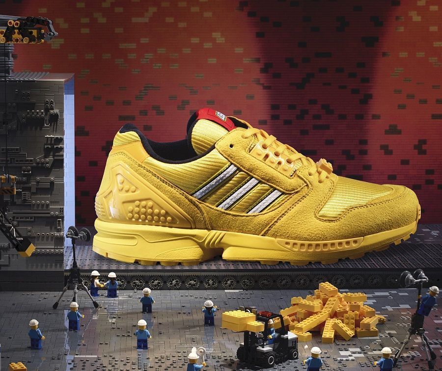 adidas Originals y LEGO Group presentan la colección ZX 8000 'Bricks'