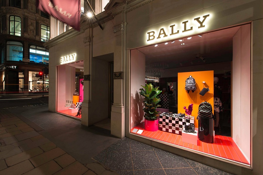 Nuova vetrina nella boutique di punta di Bally a Londra